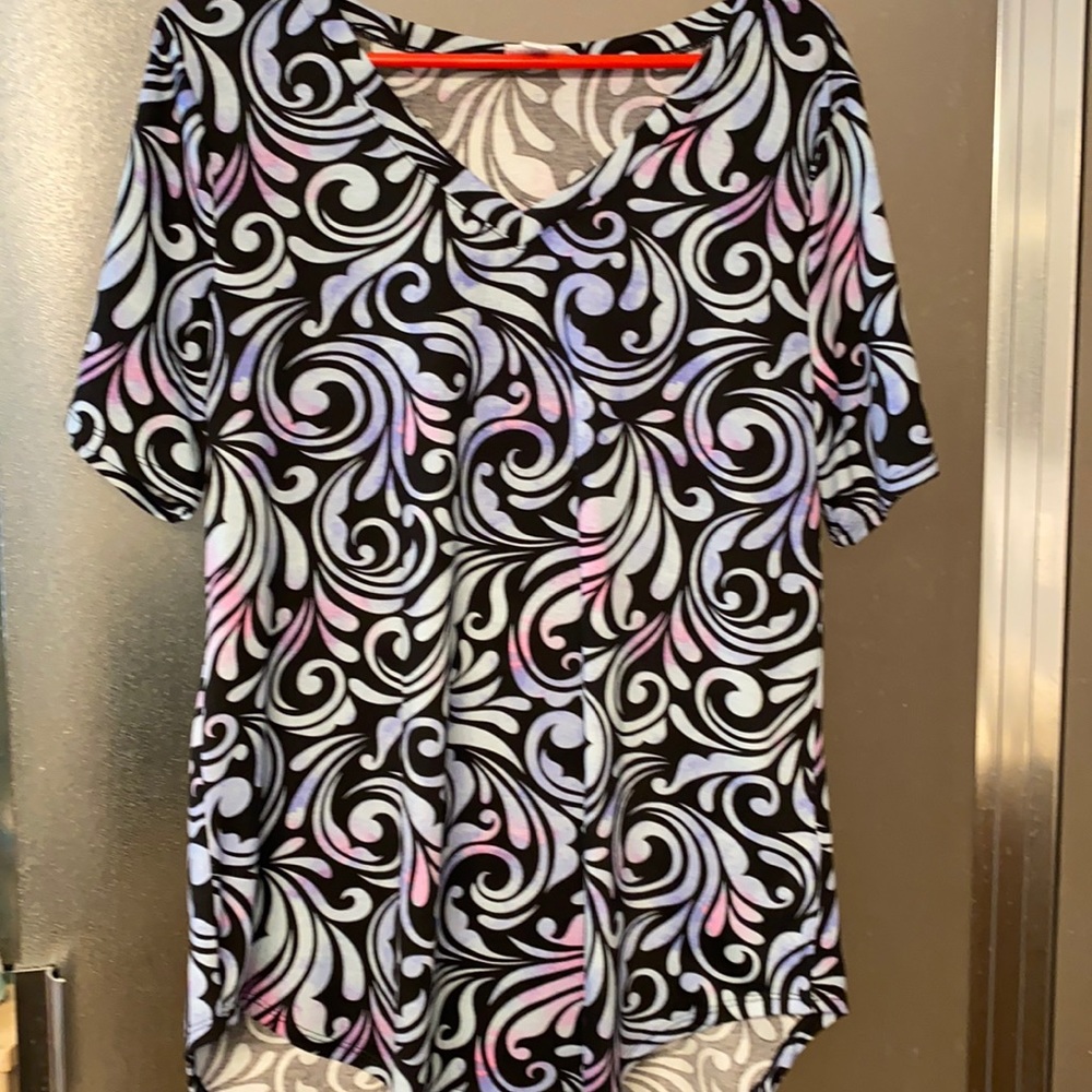 LuLaRoe tshirt size large